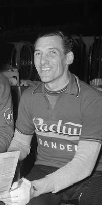 Gerrit Voorting, Dutch professional road bicycle racer, dies at age 92